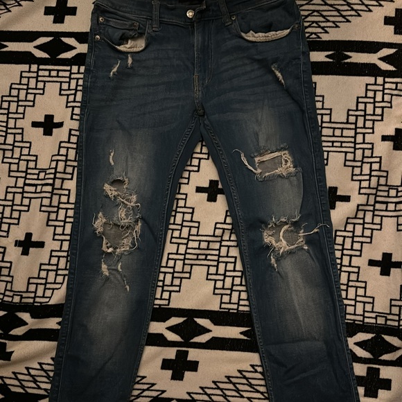 Hollister, 31w 32L , faded blue.🤙🏾 - Picture 3 of 4